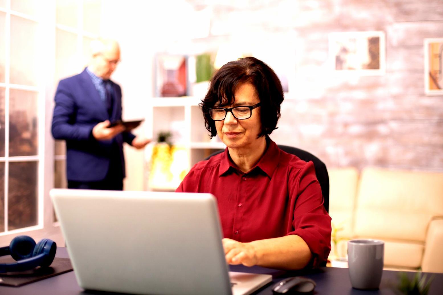 Teamarbeit an Finanzberichten